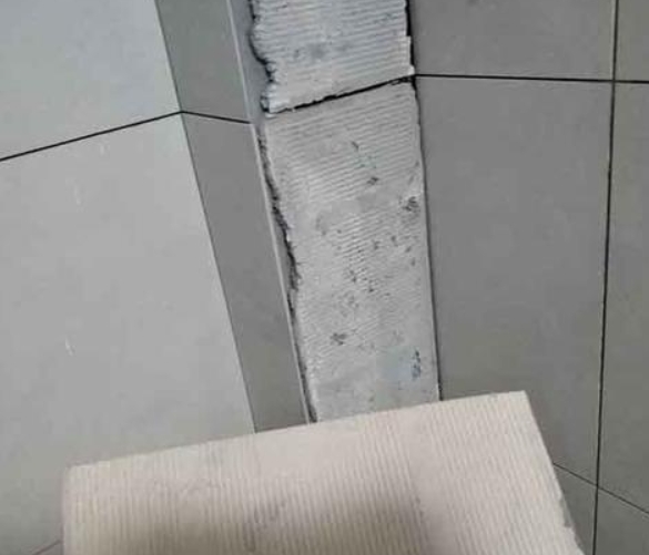 长垣瓷砖空鼓维修公司分享下厨房瓷砖脱落的补救措施。